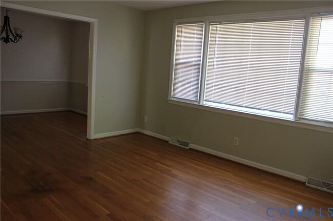 Building Photo - 1301 Canterbury Ln