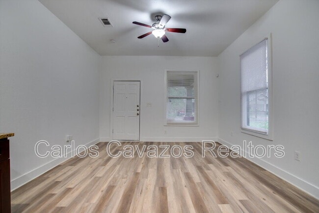 Building Photo - 5513 Victor St