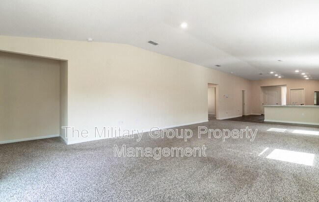Building Photo - 15668 Strawberry Roan Ct