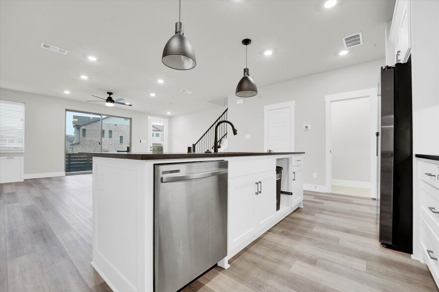 Building Photo - 2610 La Cala Dr