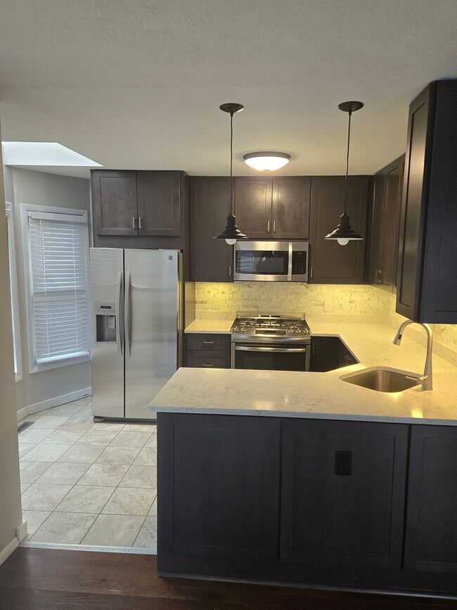Building Photo - Monroeville Townhome for rent