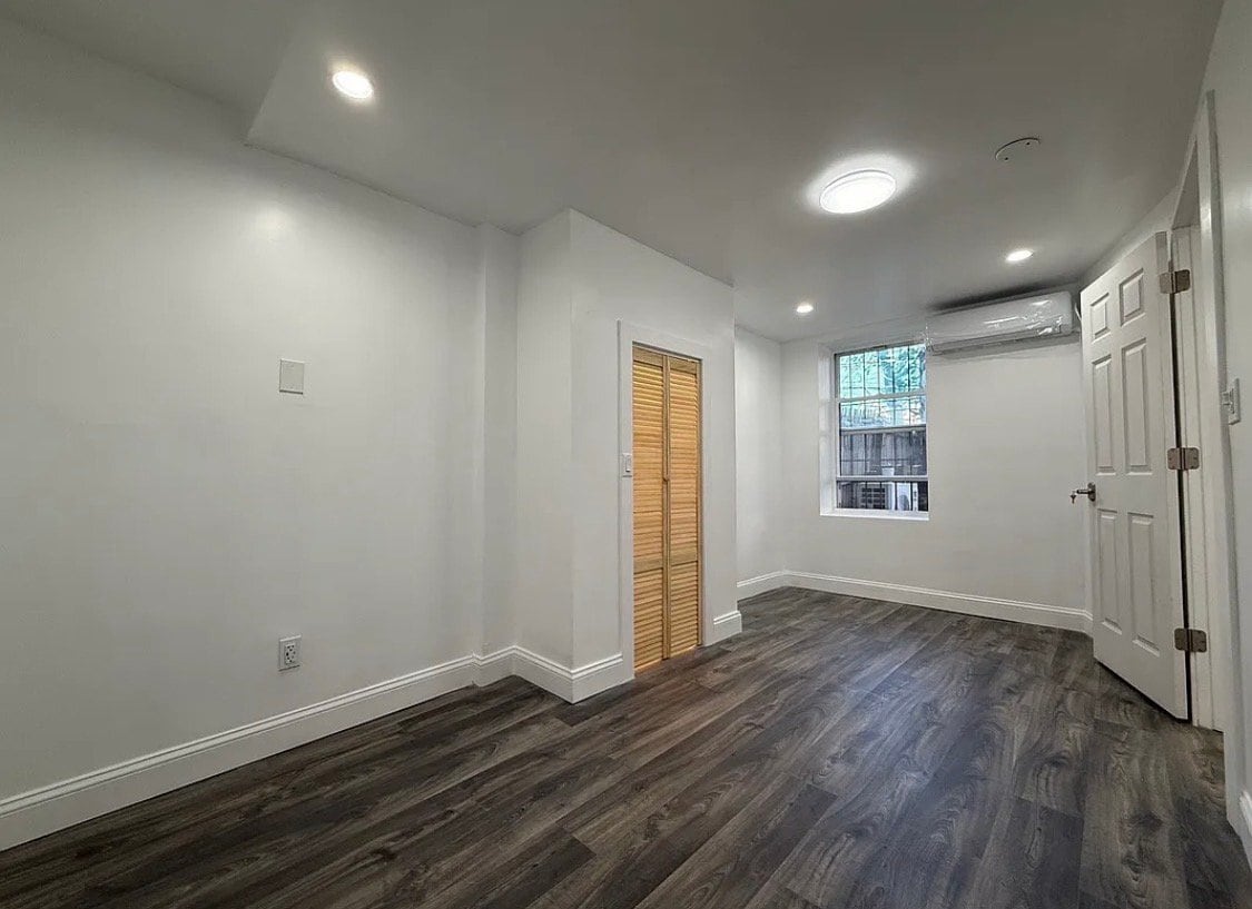 Building Photo - 31 Herkimer St