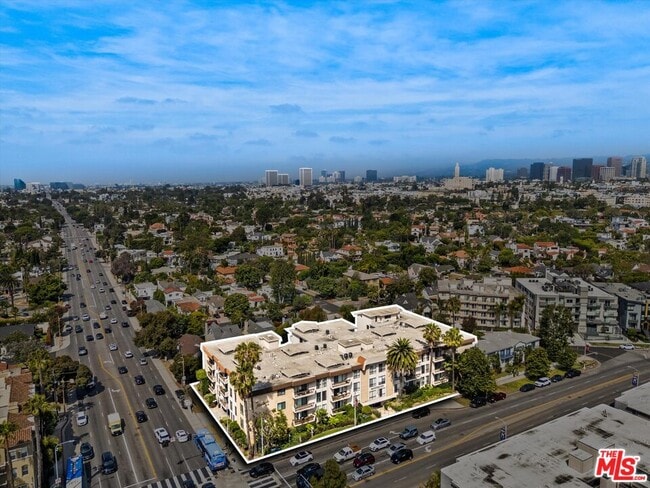 Building Photo - 2175 S Beverly Glen Blvd