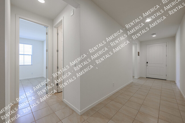 Building Photo - 4806 S 110th Ave