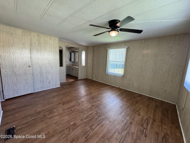 Building Photo - 1894 Coco Plum St NE