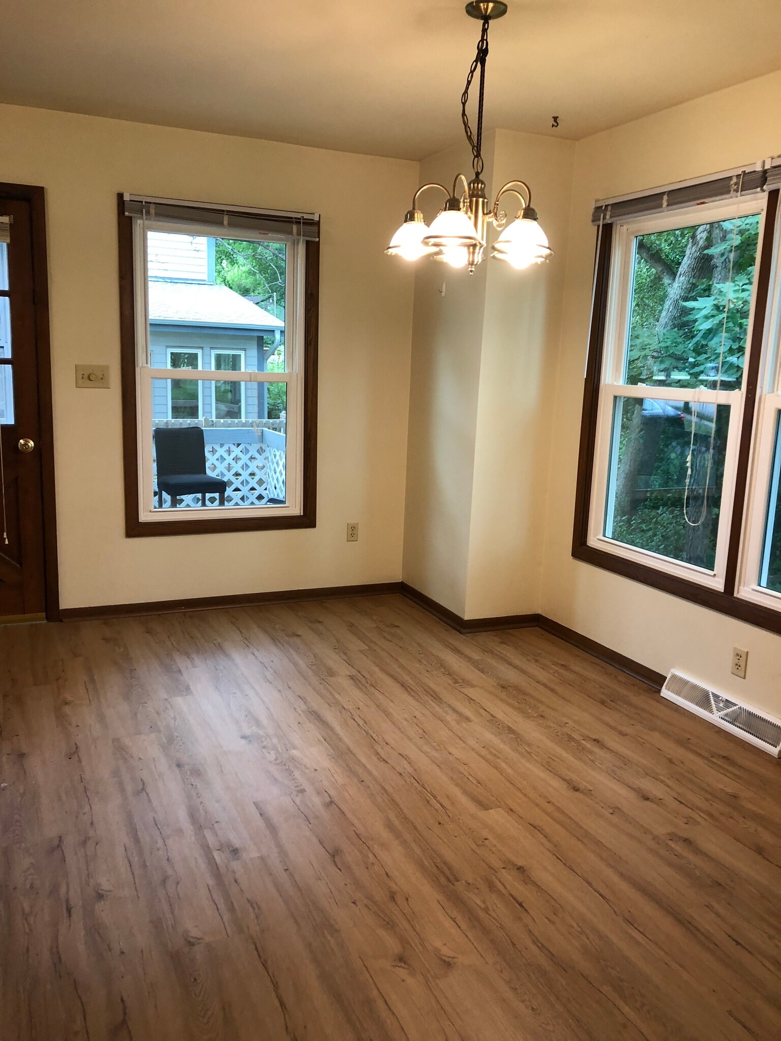 Building Photo - 1042 S Imperial Dr