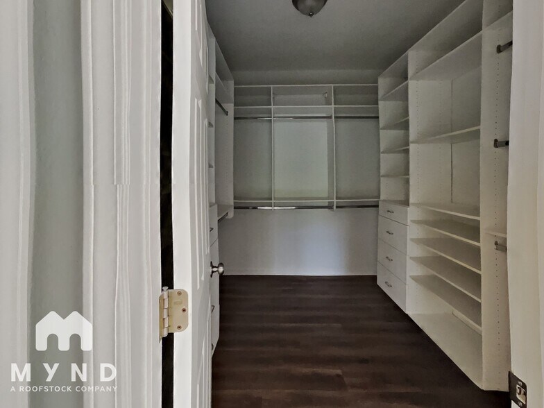 Building Photo - 1918 Tribble Crest Dr