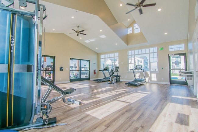 Building Photo - 600 W 400 S