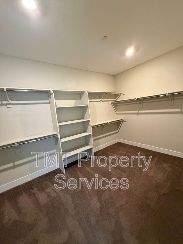 Building Photo - 9554 Sauterne Way