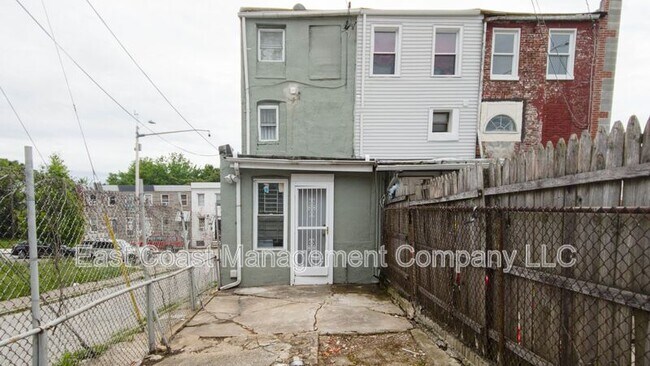 Building Photo - 1822 McHenry St