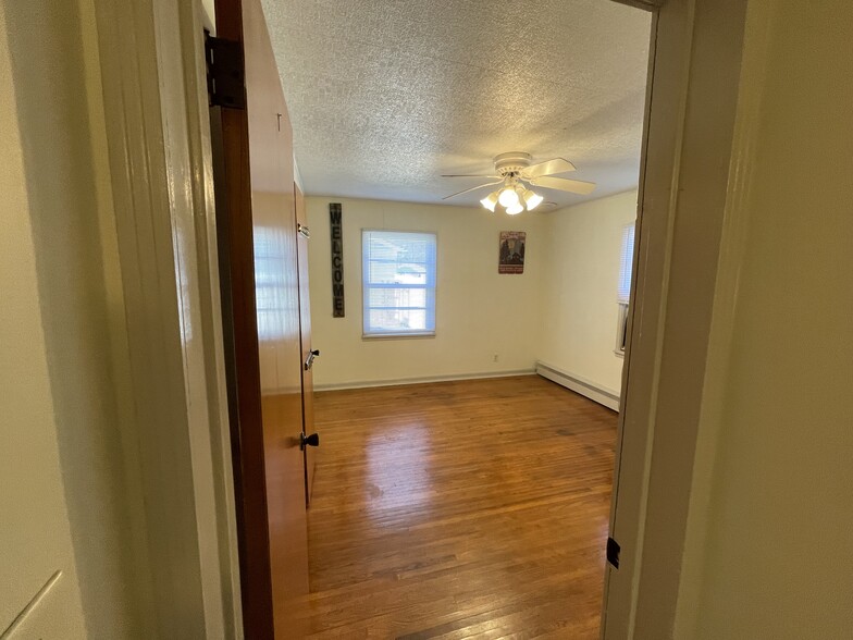 Downstairs back bedroom - 4401 Haffner Dr