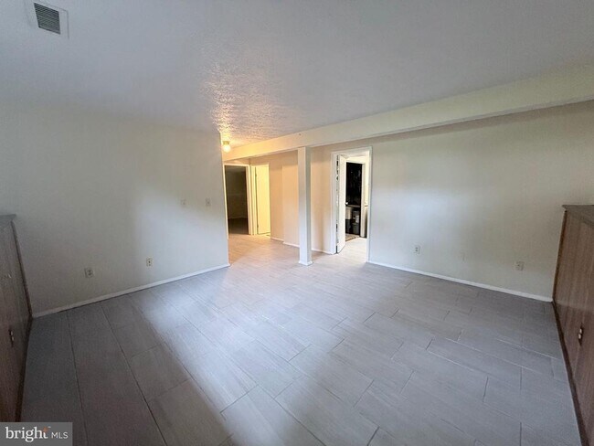 Building Photo - 3814 Beech Down Dr