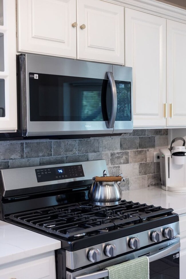 Building Photo - 12548 S Major Ave