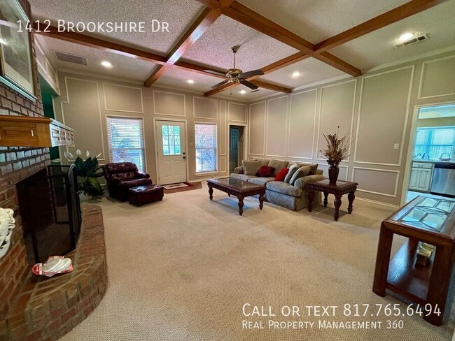Building Photo - 1412 Brookshire Dr