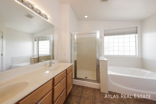 Building Photo - 5716 S 30th Ln