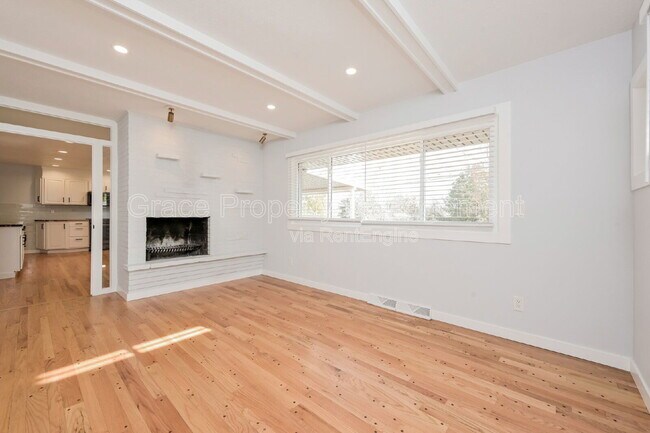 Building Photo - 6186 S Southwood Dr