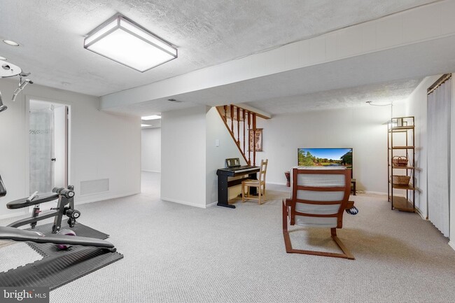 Building Photo - 1700 Chester Mill Rd