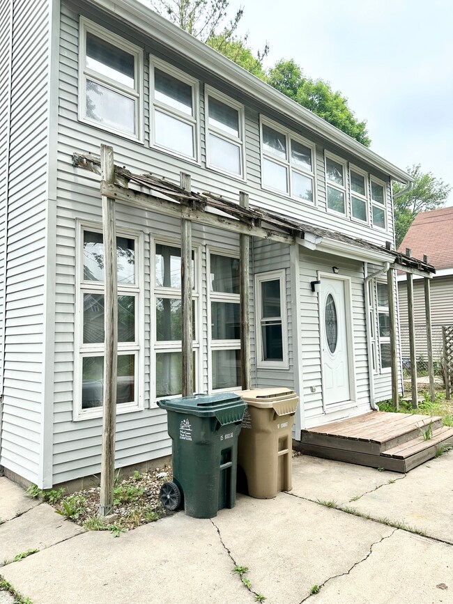 Primary Photo - 2505 Dahle St