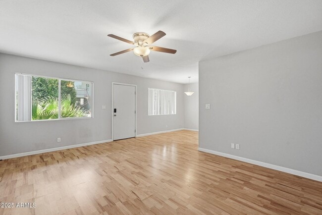 Building Photo - 1702 W Tuckey Ln