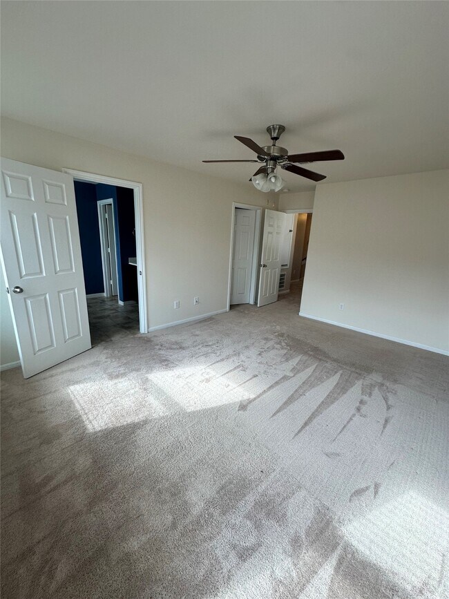 Building Photo - 6042 Wesley Manor Ct