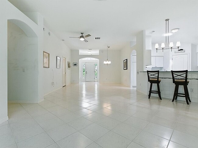 Building Photo - 17037 SE 76th Creekside Cir