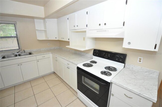Building Photo - 730 28th St NW