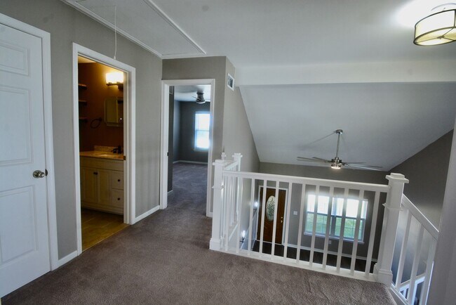 Building Photo - Stunning and Beautifully Updated Twin Home 3 Bedroom - Fenced In Backyard with a Basketball Court