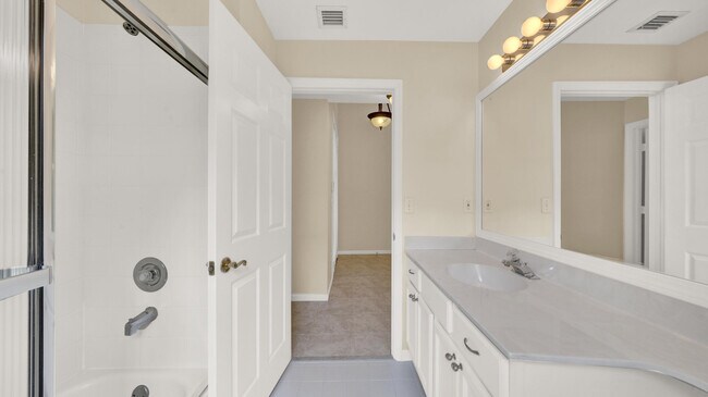 Building Photo - 13255 Royale Sabal Ct