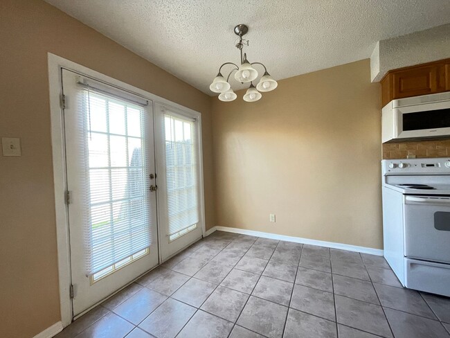 Building Photo - 1102 Covey Ln