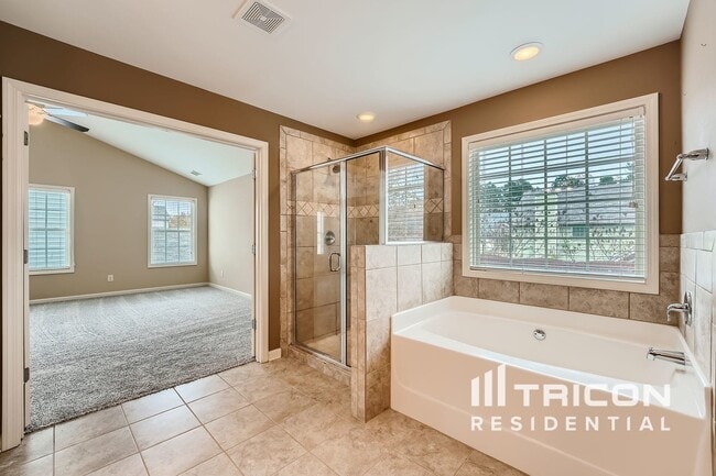 Building Photo - 328 Cliffhaven Cir