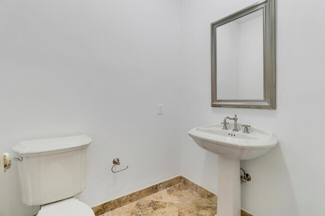 Building Photo - 67 Pacer Cir