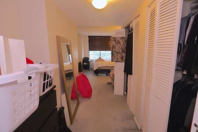 Building Photo - 700 1st St