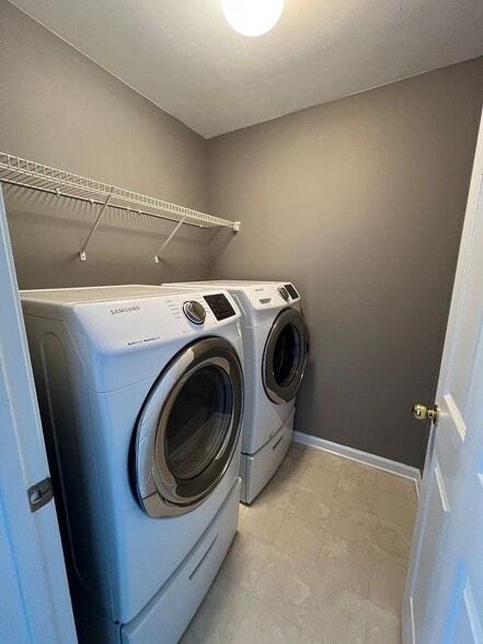 Building Photo - 2176 Malden Hill Dr