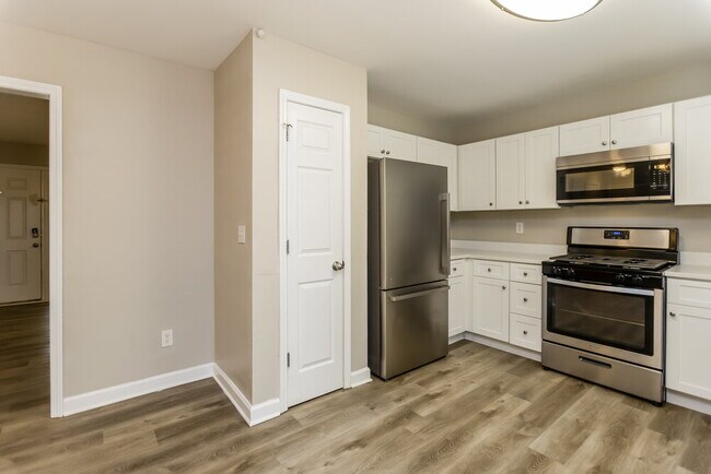 Building Photo - 253 Bainbridge Cir