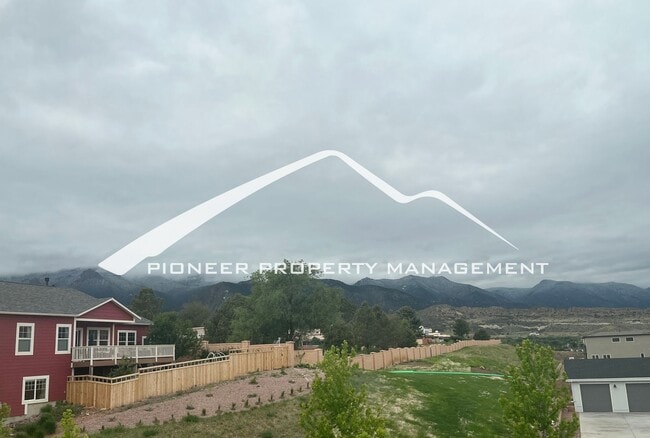 Building Photo - 4 bed, 3.5 bath home in Gold Hill Mesa with AC and 2 Car Garage