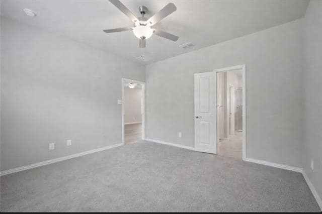 Building Photo - 707 Leavenworth Dr