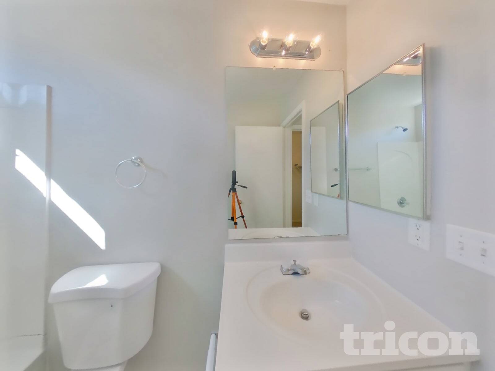 Building Photo - 3921 W Irwin Ave