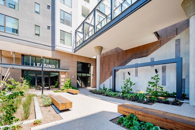 Building Photo - 1 Adrian Ct