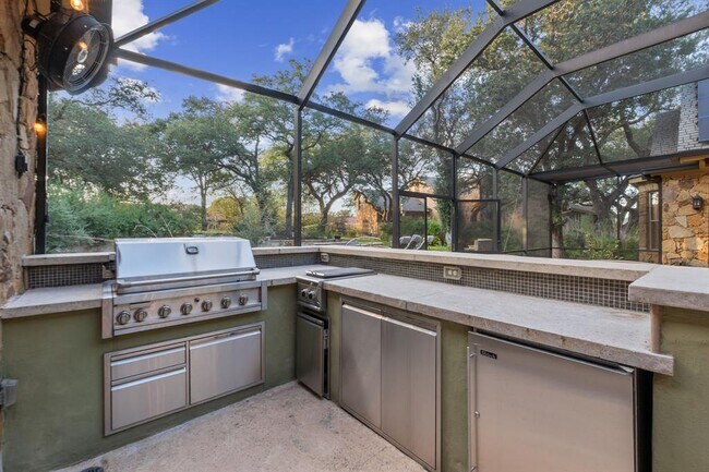 Building Photo - 7228 Oak Shores Dr