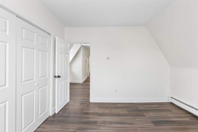 Building Photo - 676 Chestnut St