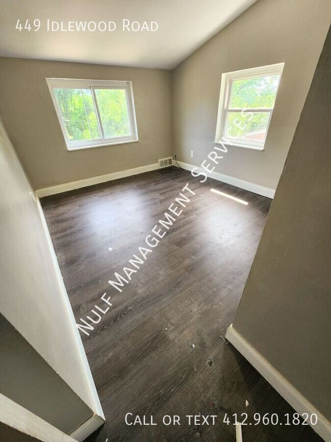 Building Photo - 449 Idlewood Rd