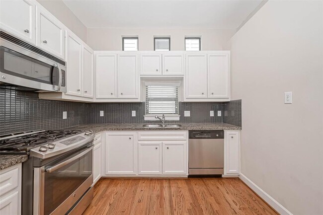 Building Photo - 2710 Hullsmith Dr