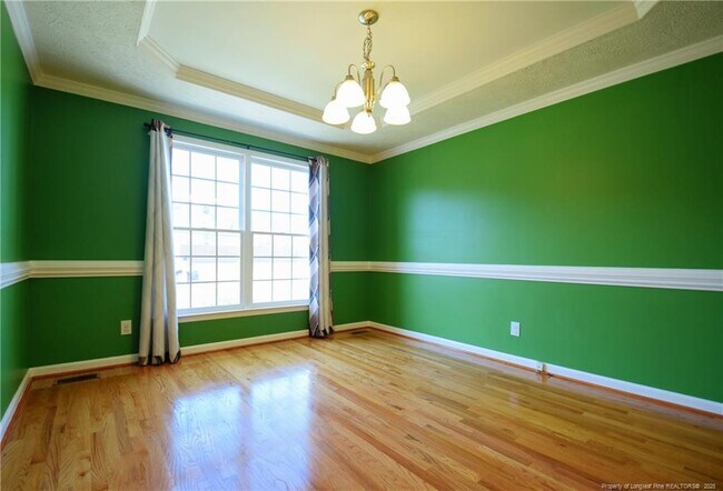 Building Photo - 324 Roundtree Dr