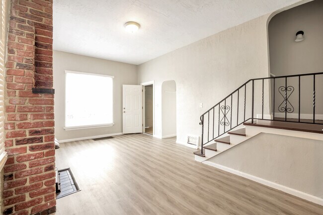 Building Photo - 263 28th St