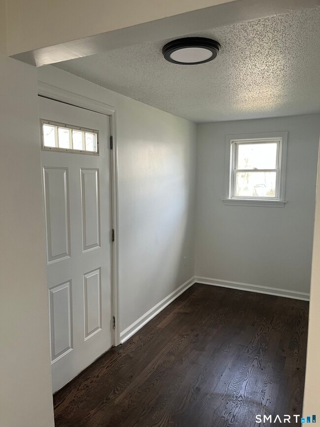 Building Photo - 52 Pearl St