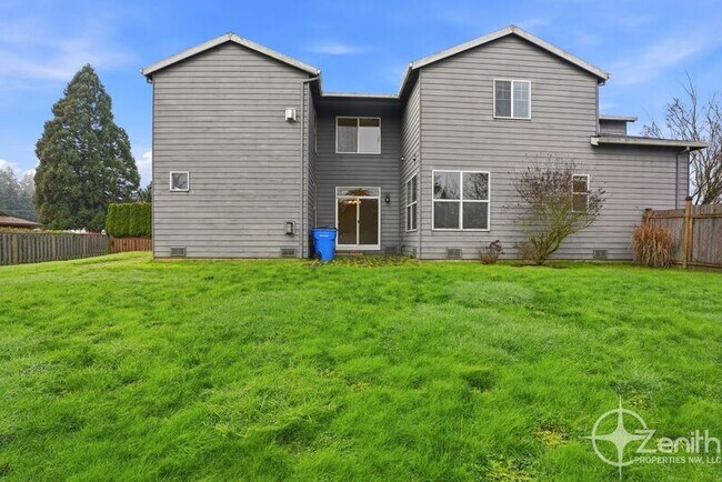 Building Photo - 15205 NE 102nd Way