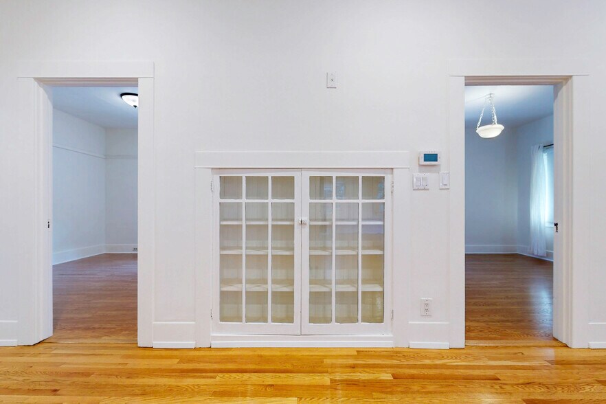 Building Photo - 1845 Las Lunas St