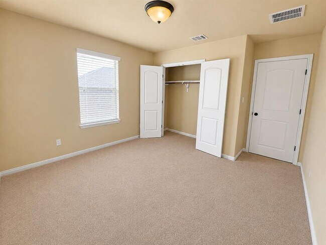 Building Photo - 14312 Senia Bend