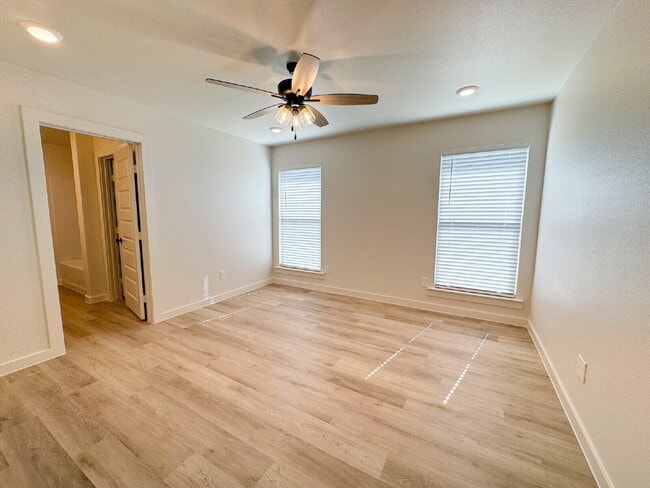 Building Photo - 6003 Venita Ave