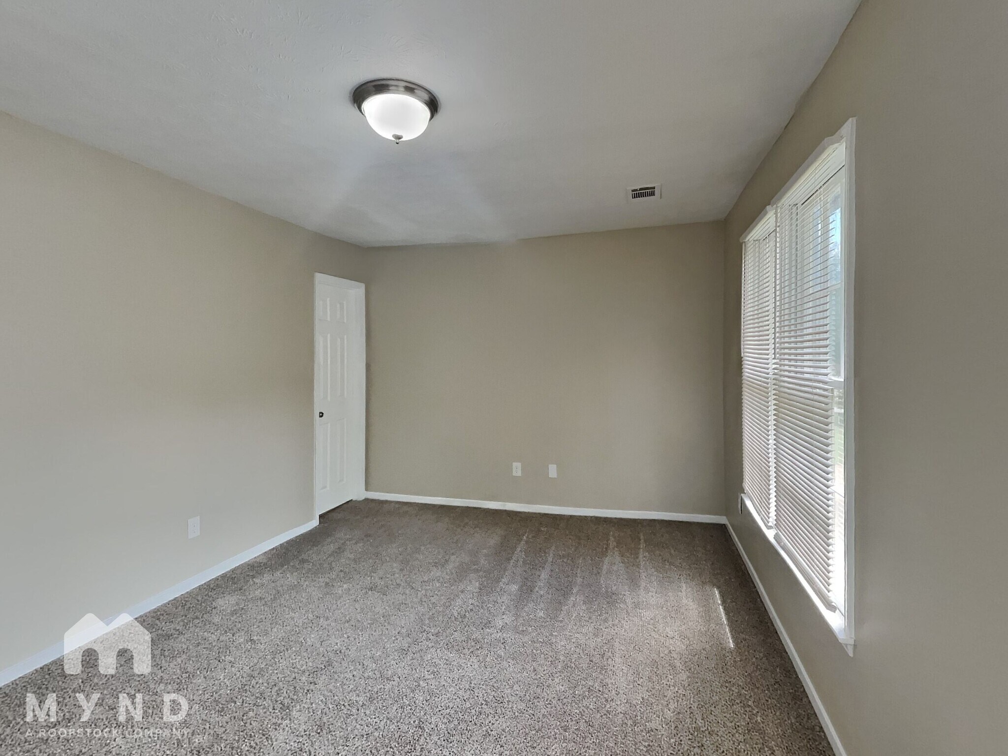 Building Photo - 717 Redland Dr